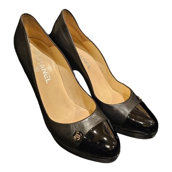 CHANEL Black Leather & Patent Platform Heels - Size 40 /US 9 - Picture 1 of 10